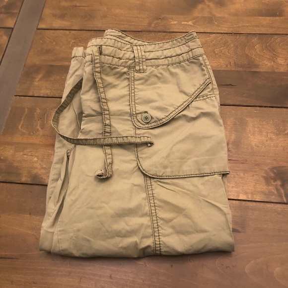 Izod Capri Pants - Picture 9 of 11